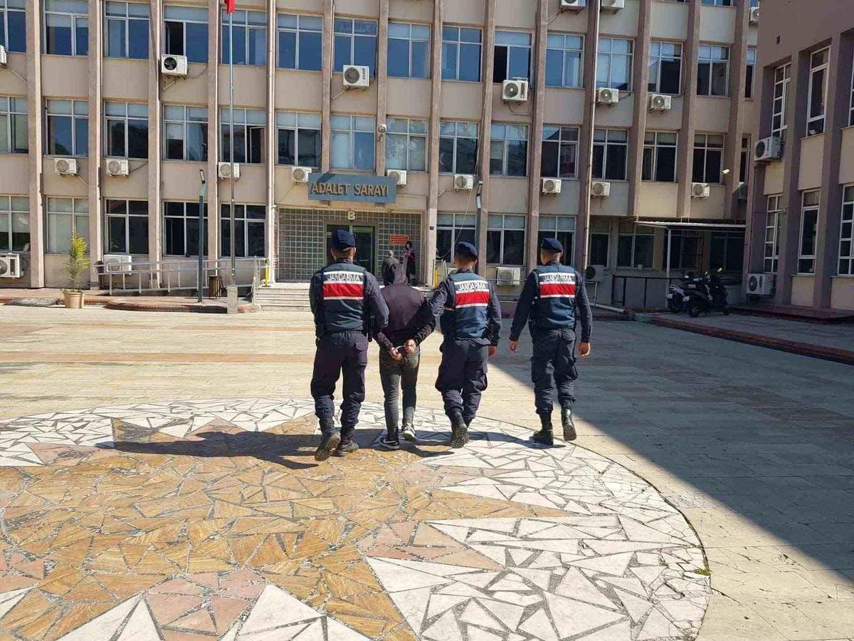 Bilezik hırsızları yakalandı