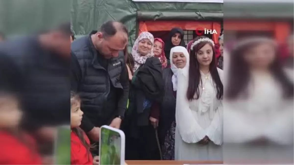 Çadır kentte ilk nikah