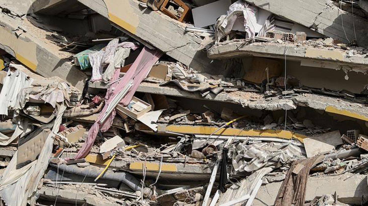 Enkaz altındaki babanın en acı duası: Oğlum benden önce ölsün, enkaz altında yalnız kalırsa korkar