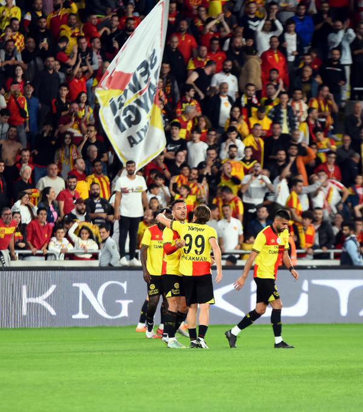 Göztepe taraftarına kavuşuyor