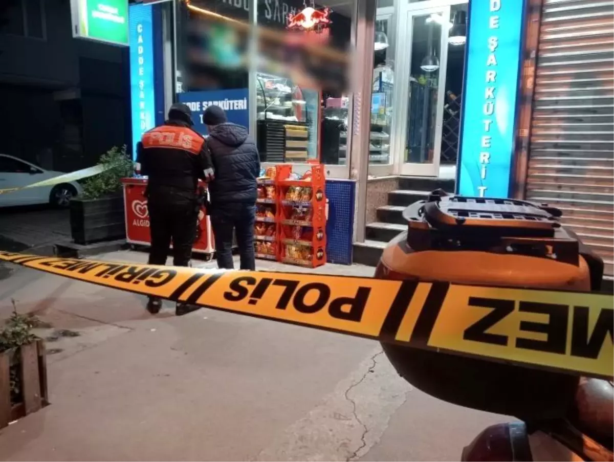 Kağıthane\'de tekel bayine silahlı saldırı anı kamerada