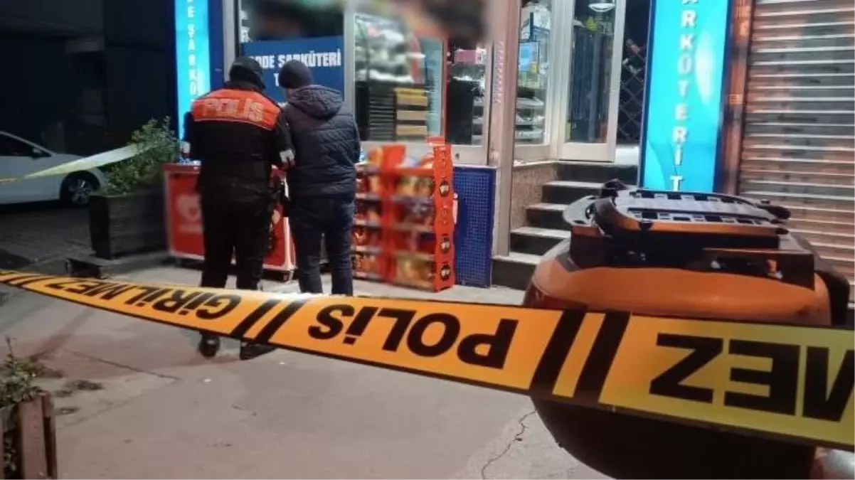 Tekel bayinde bulunan şahsa kurşun yağdırdılar! Kanlı saldırı kameraya saniye saniye yansıdı