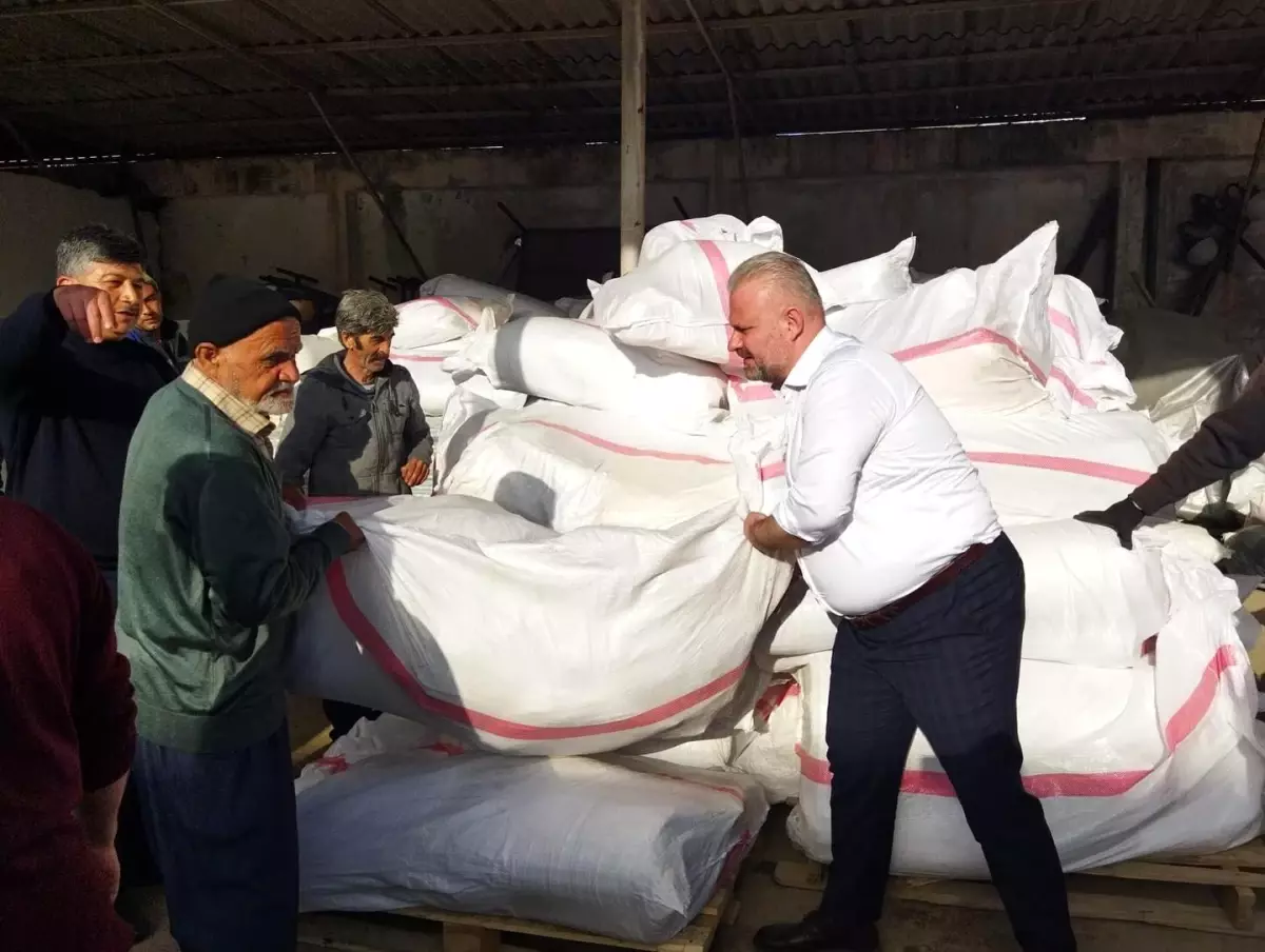 Menemen Belediyesinden deprem bölgesine çadır desteği