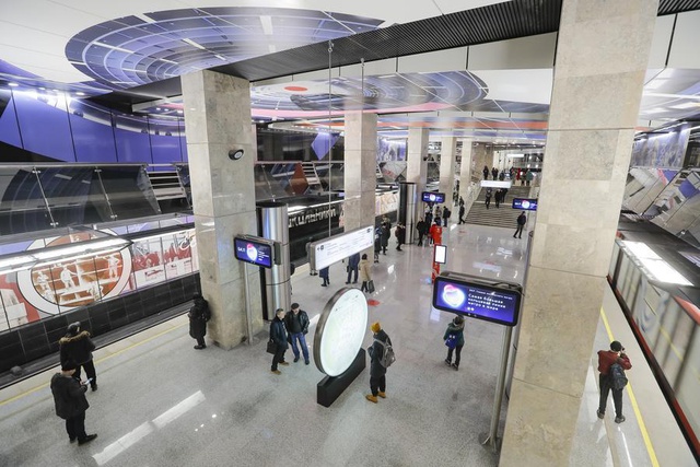 Moskova'da Dünyanın En Uzun Metro Hattı Açıldı Moskova'da Dünyanın En Uzun Metro Hattı Açıldı