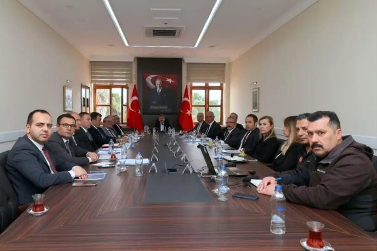 Muğla\'dan deprem bölgesine toplamda 690 tır yardım malzemesi gönderildi