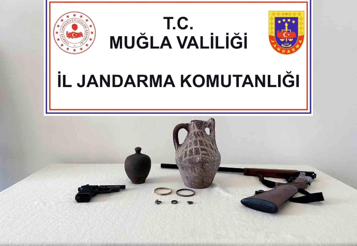 Tarihi eserleri satamadan yakalandılar