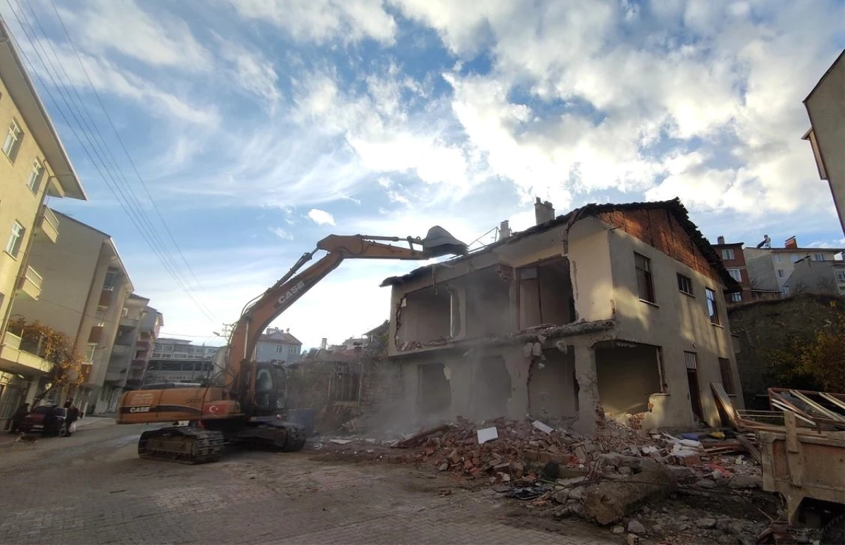 Tosya\'da son 3 yılda 250 bina yıkıdı
