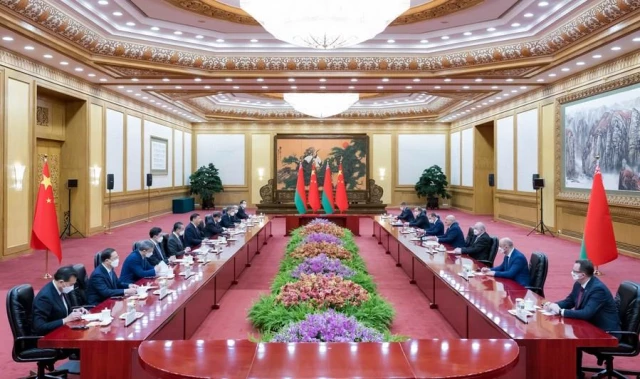 Xi, Belarus Cumhurbaşkanı Lukaşenko ile Biraraya Geldi