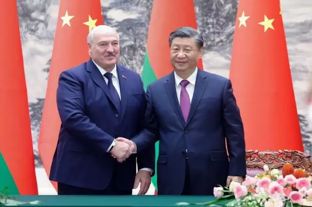 Xi, Belarus Cumhurbaşkanı Lukaşenko ile Biraraya Geldi