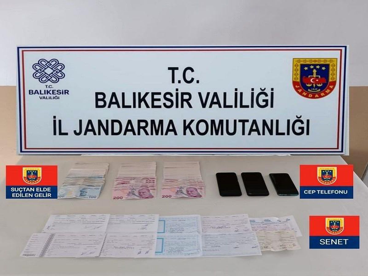 Balıkesir\'de jandarmadan tefecilik operasyonu: 3 gözaltı
