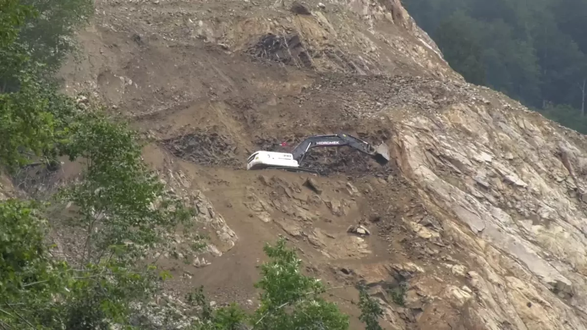 Danıştay, Cengiz İnşaat\'ın Eskencidere Vadisi\'nde Yapımına Devam Ettiği Taş Ocağı Projesine \'Dur\' Dedi; Avukat Okumuşoğlu, Yargının Kararının Geç...