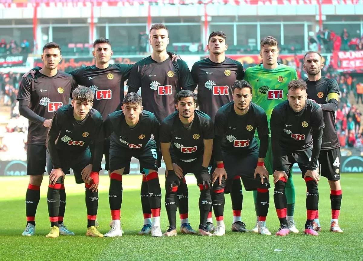 Eskişehirspor deplasmanda 10 evinde 5 puan topladı