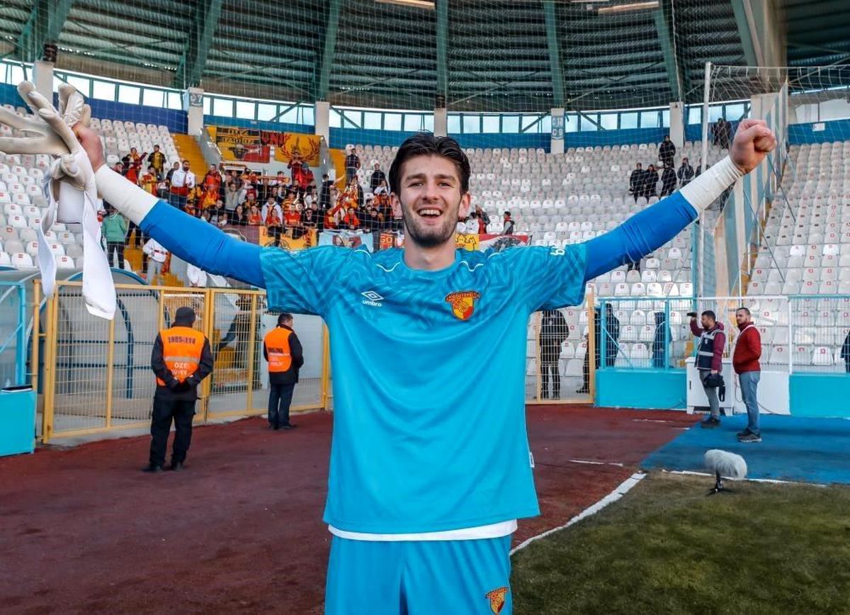 Göztepe, kaleci Arda Özçimen\'in sözleşmesini uzattı