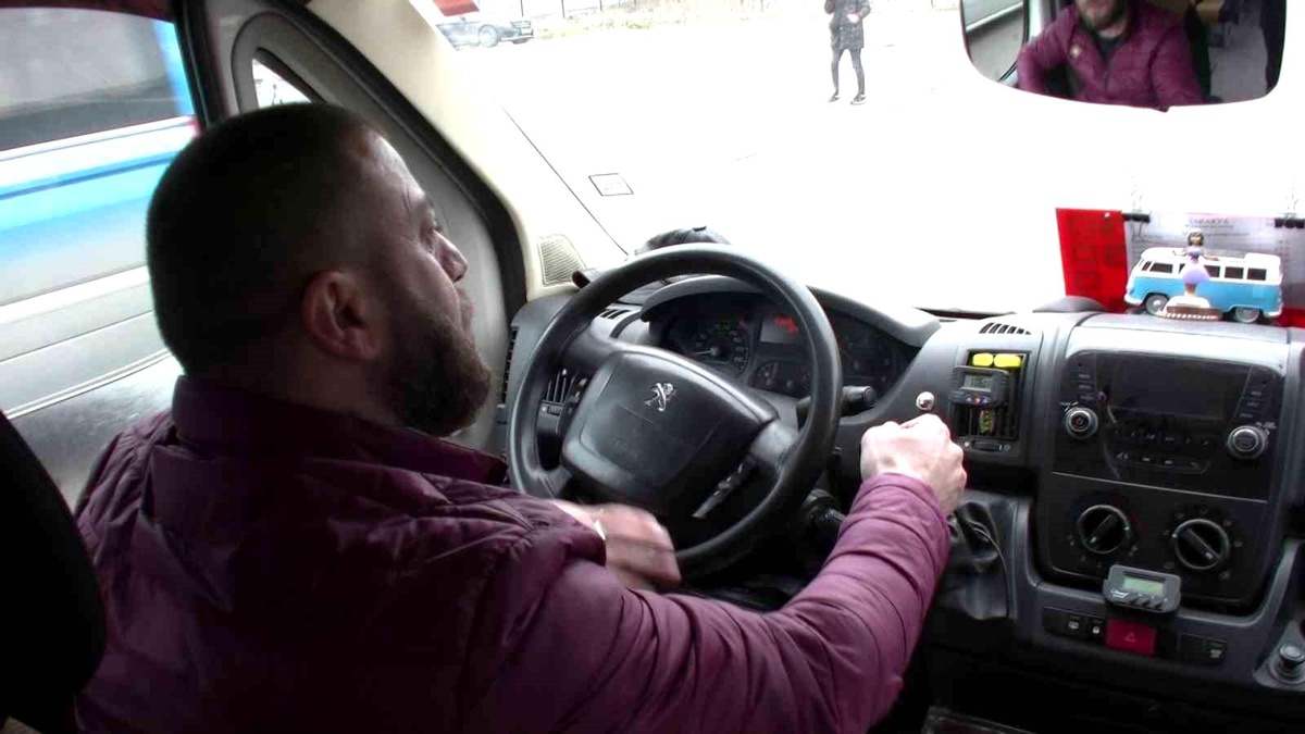Kadın yolcuları rahatsız eden kişiyi uyarınca kavga çıktı