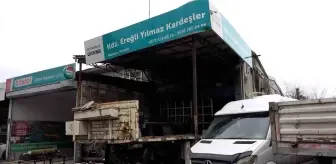 Kriko kırıldı, minibüs ile dorsenin arasında sıkıştı