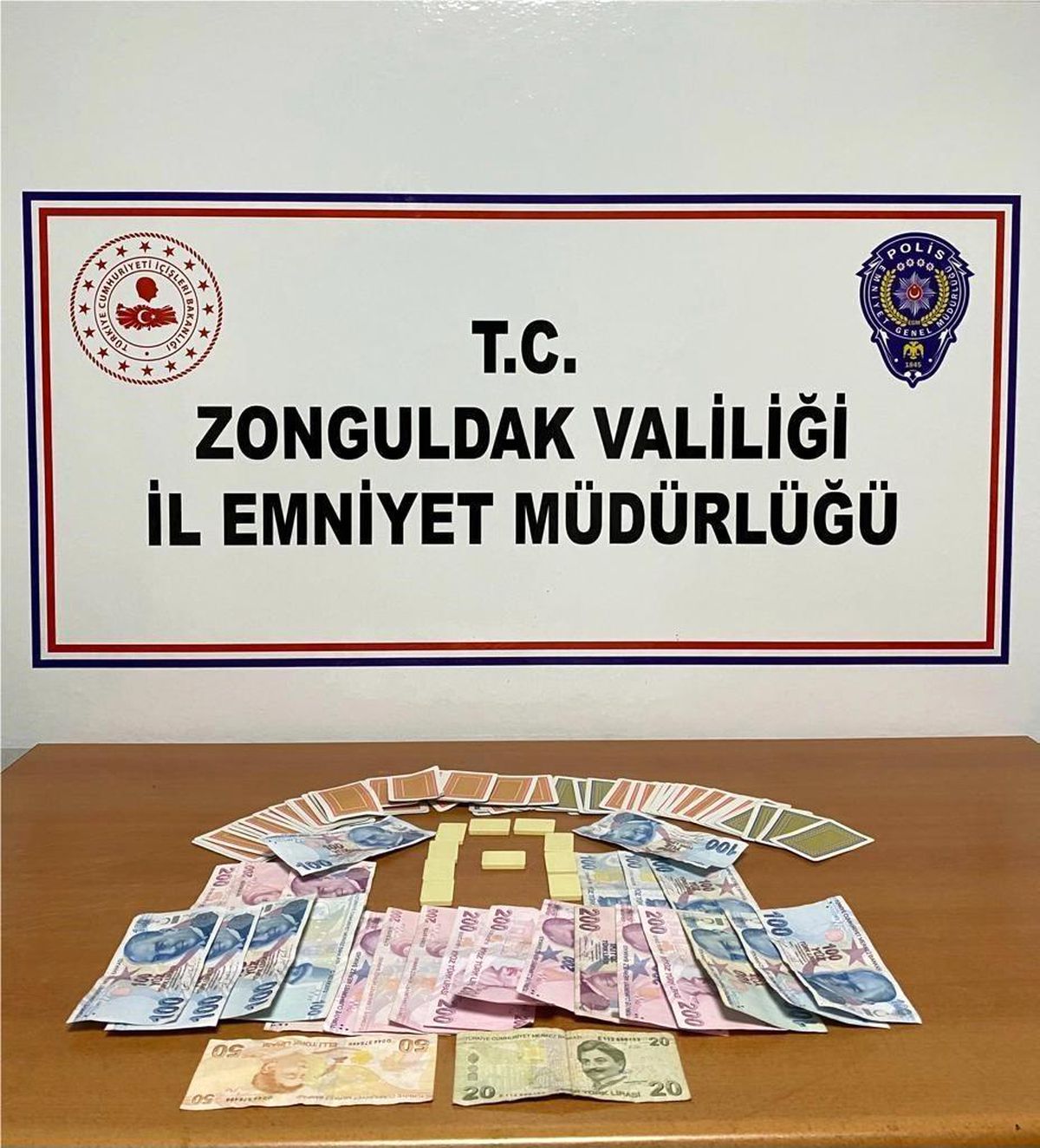 Kumar baskınında para cezası yağdı