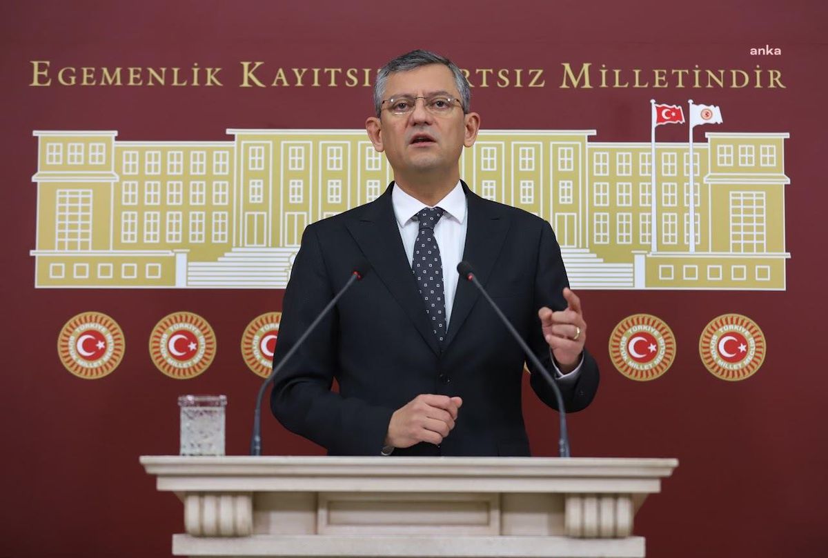 Özgür Özel: İktidar Partisi, Depremden Etkilenen 11 İl Arasında Kilis\'e Üvet Evlat Muamelesi Yapıyor