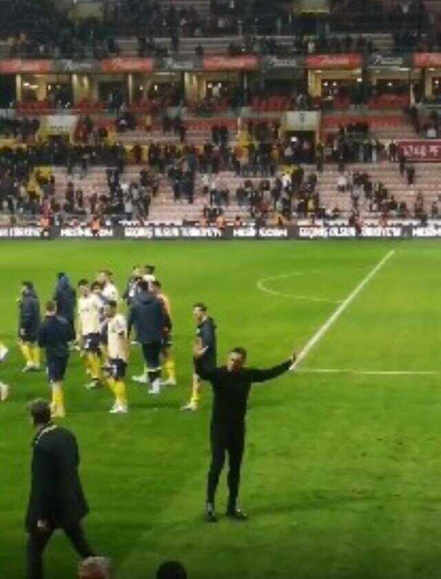 Çağdaş Atan'dan centilmenlik örneği! F.Bahçeli futbolculara kendisini siper etti