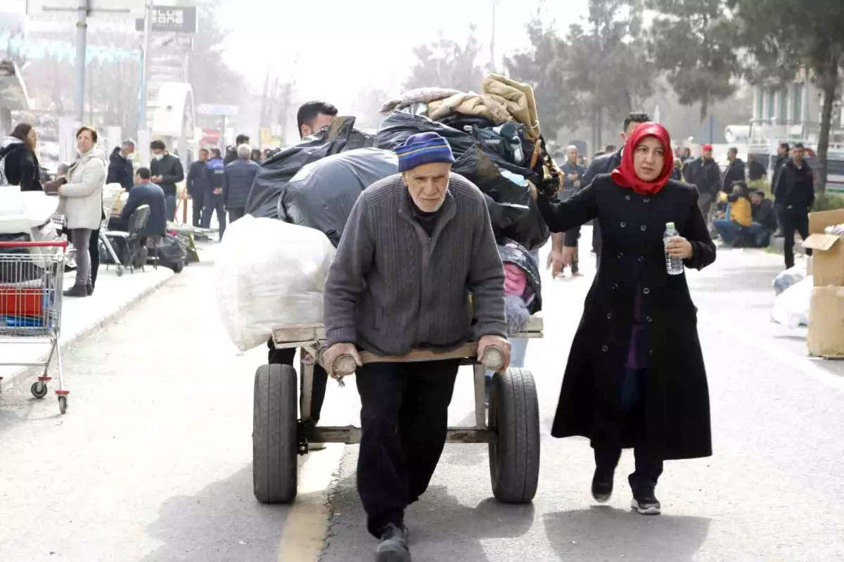 Diyar Galeria İş Merkezi sakinleri eşyalarını tahliye etti