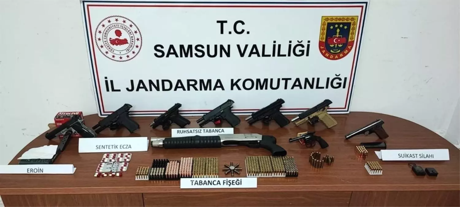 Jandarma aranan 595 kişiyi yakaladı