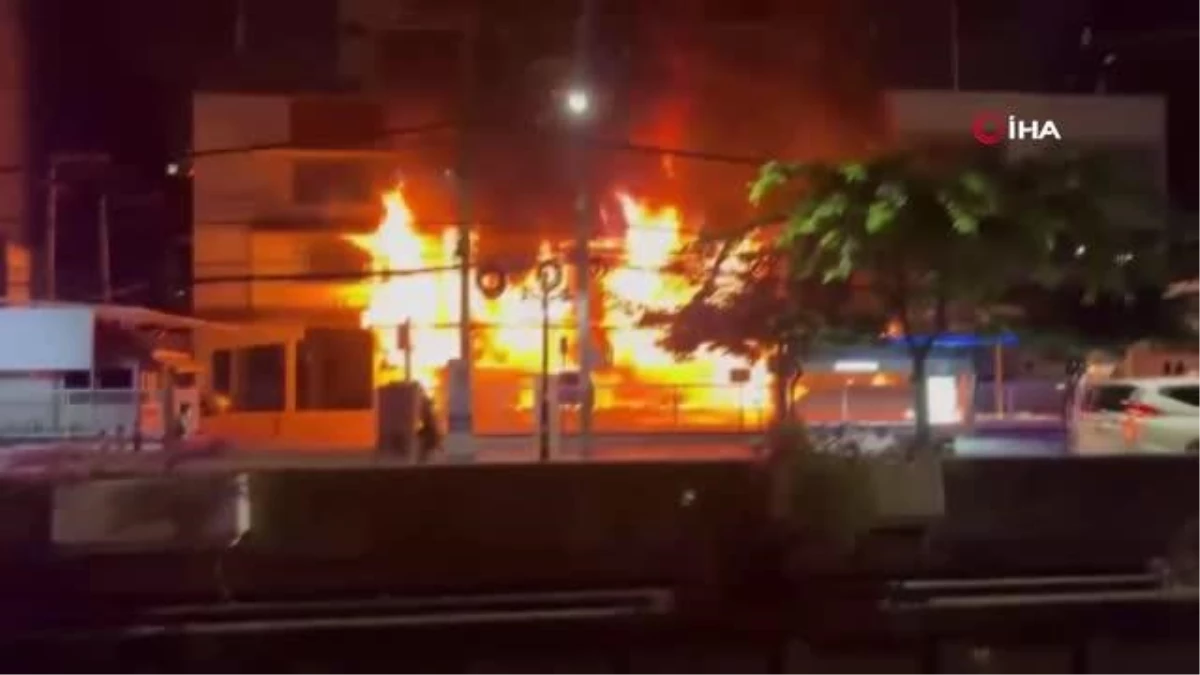 Tayland\'da karakol alev alev yandı