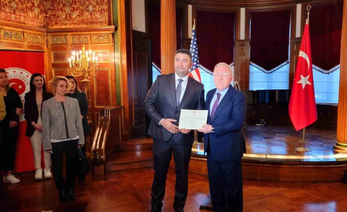 Türkiye\'nin Washington Büyükelçiliğinde deprem gönüllülerine teşekkür töreni