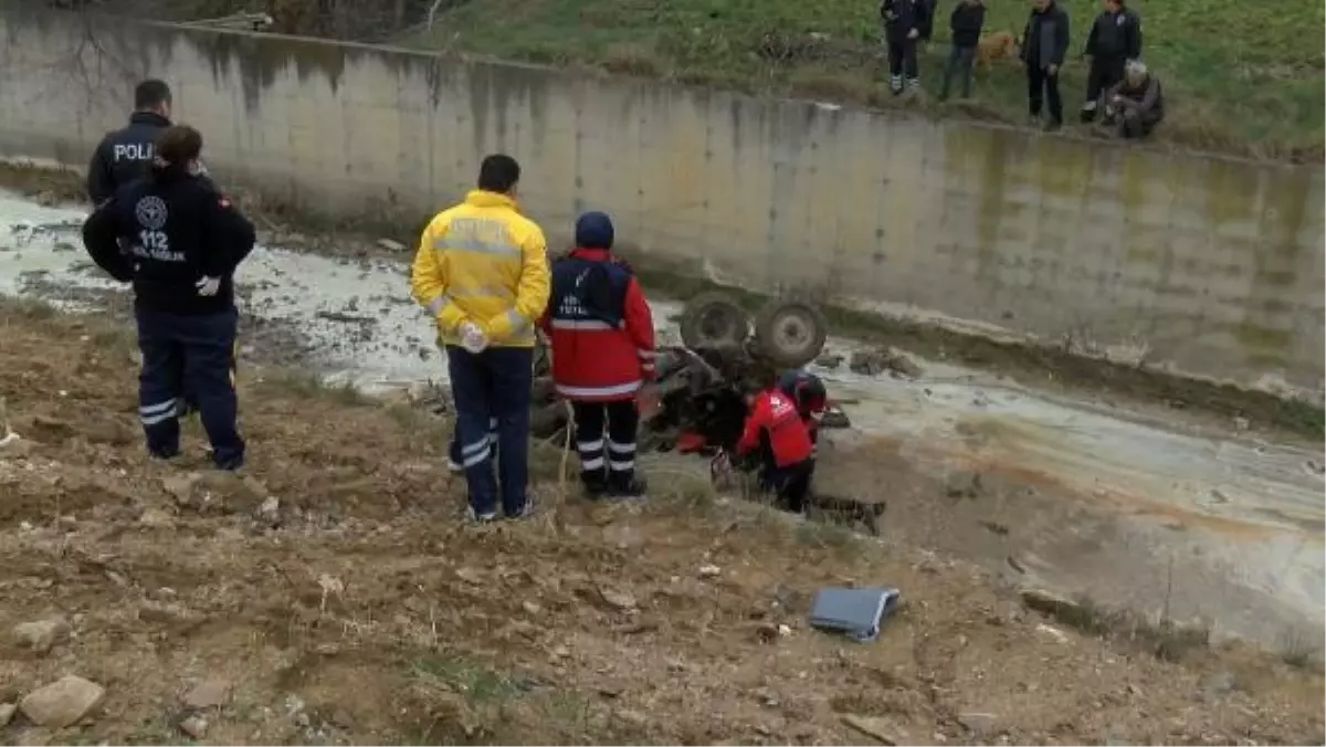 TUZLA\'DA DEREYE UÇAN TRAKTÖRÜN SÜRÜCÜSÜ HAYATINI KAYBETTİ