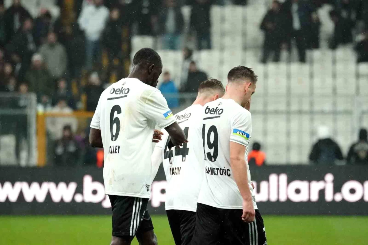 Beşiktaş\'ta yeni transferler ilk kez forma giydi