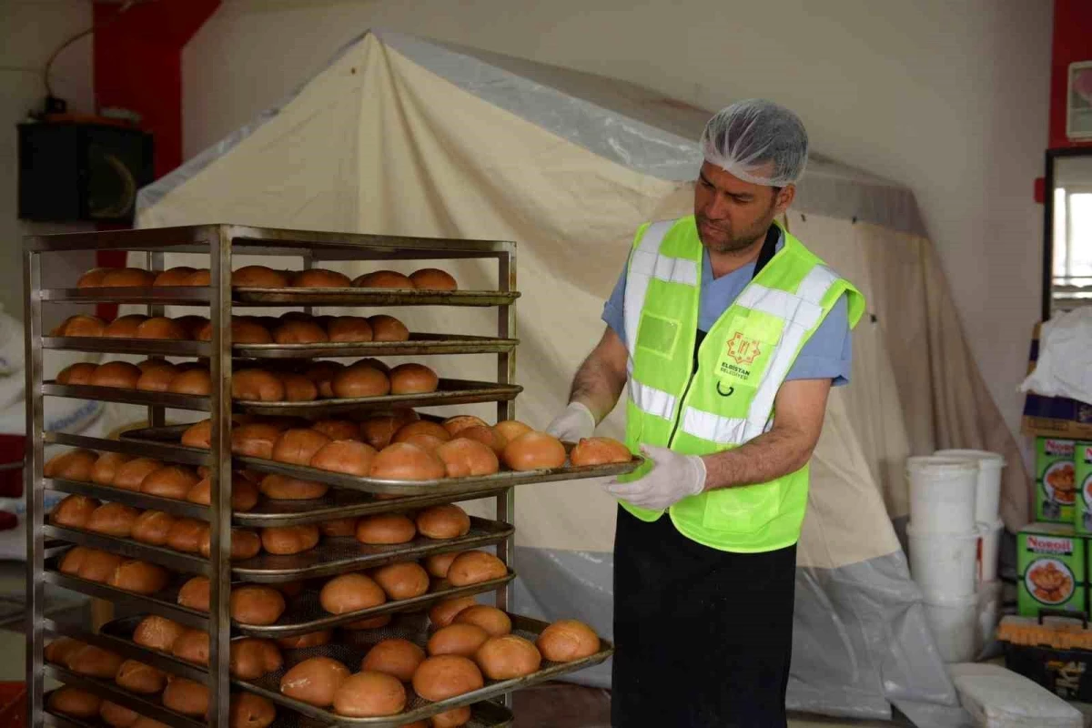 Elbistan\'da halk ekmek fabrikası tekrar üretime geçti: Depremzedelere günlük 15 bin ekmek