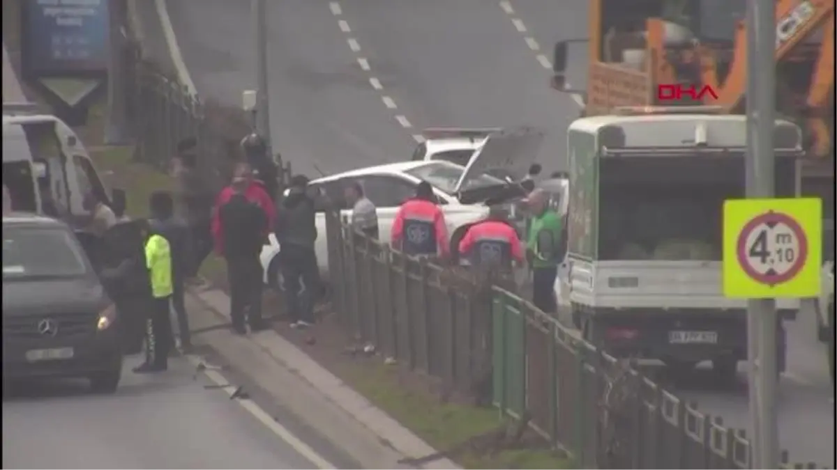 İSTANBUL-BEŞİKTAŞ\'TA 4 ARACIN KARIŞTIĞI ZİNCİRLEME TRAFİK KAZASI