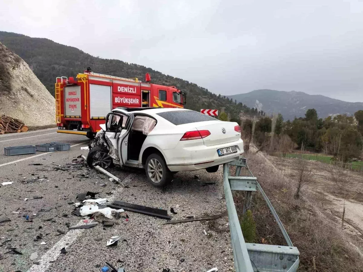 Kamyonetle otomobil kafa kafaya çarpıştı: 1 ölü, yaralı