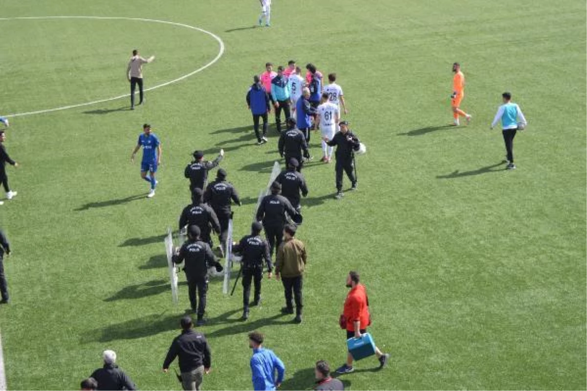 SPOR Mardin\'de amatör lig maçında kavga 4 yaralı