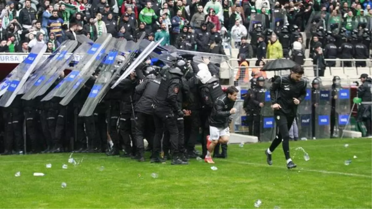 Amedspor maçından sonra Bursaspor\'dan videolu paylaşım! Diyarbakır\'da yaşananları hatırlattılar