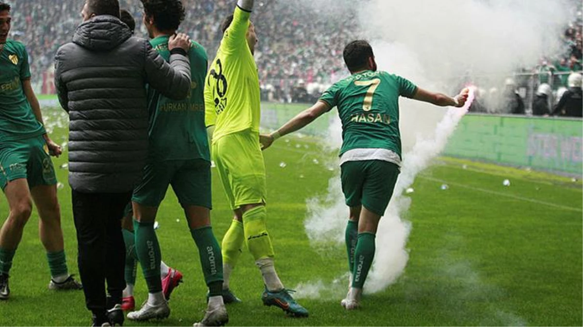 Son Dakika: Olayların damga vurduğu maçta Bursaspor, Amedspor\'u 2-1 mağlup etti