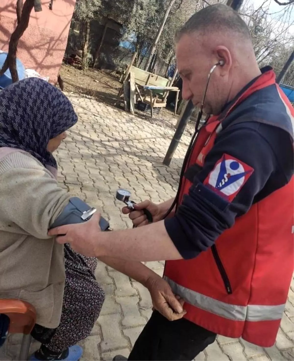 Afyonkarahisar UMKE ekipleri afet bölgesinde çalışmalarını sürdürüyor