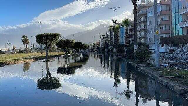 Denizin taştığı İskenderun'da son durum böyle görüntülendi