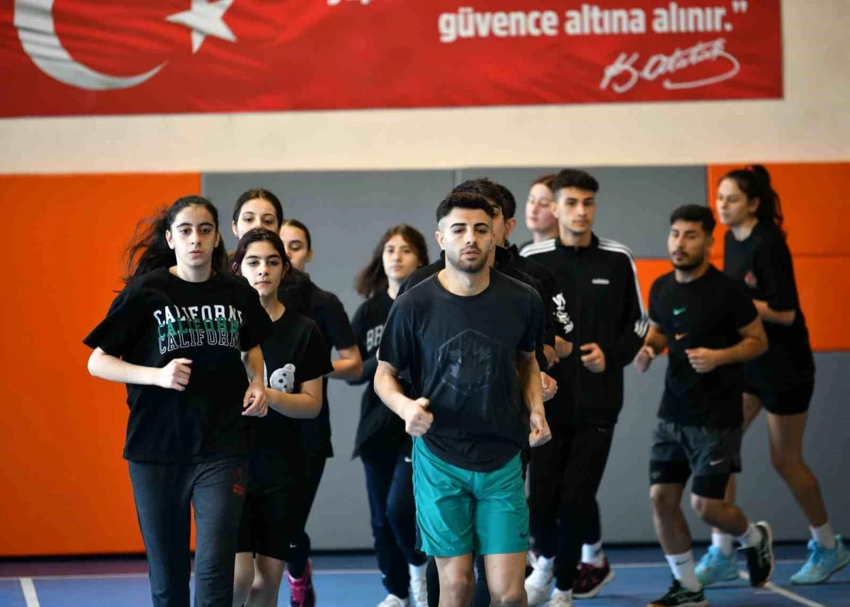 Esenyurt Belediyesi gençleri spor akademilerine hazırlıyor
