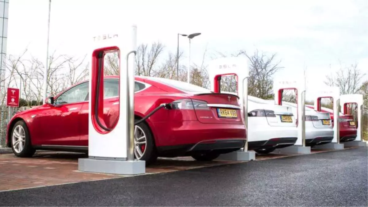 İlk Tesla V4 Supercharger üniteleri görüntülendi!