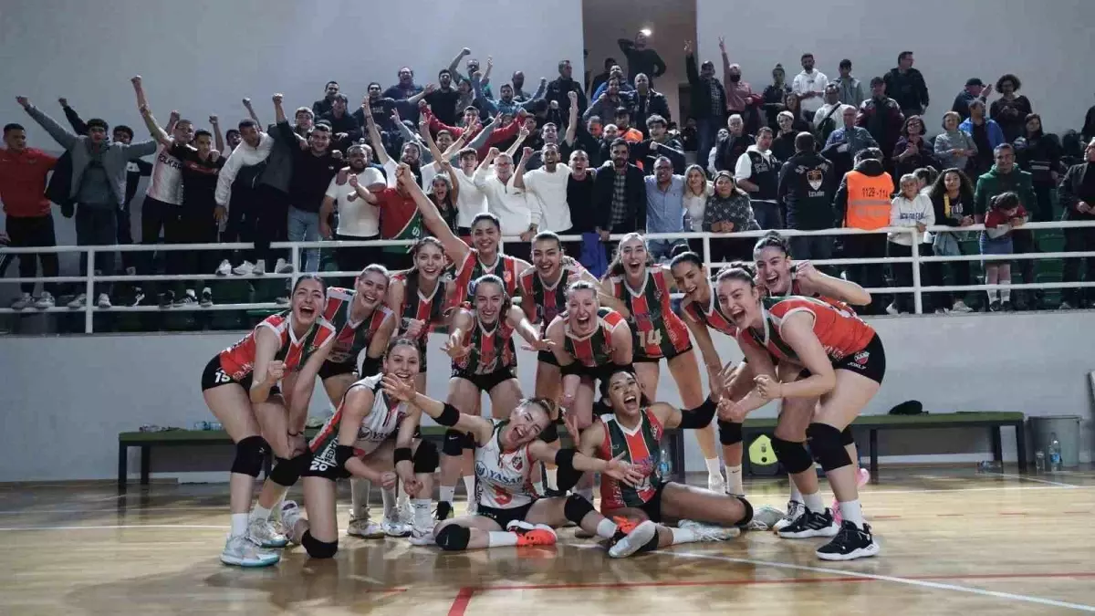 Karşıyaka Voleybol, durdurulamıyor