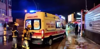 Kontrolden çıkan servis midibüsü binaya çarpıp yan yatarak durabildi