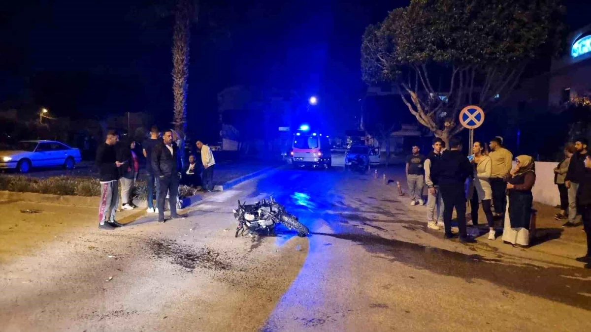 Manavgat\'ta otomobille motosiklet çarpıştı: 1 yaralı