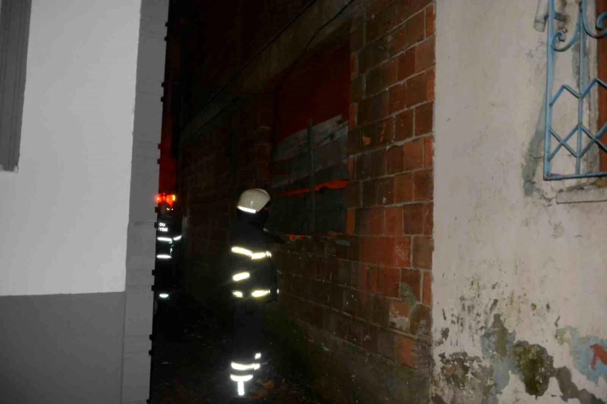 Ordu\'da metruk binada çıkan yangın korkuttu
