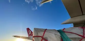 THY'nin 400'üncü uçağı ilk tarifeli seferinde depremzedelere yardım taşıdı