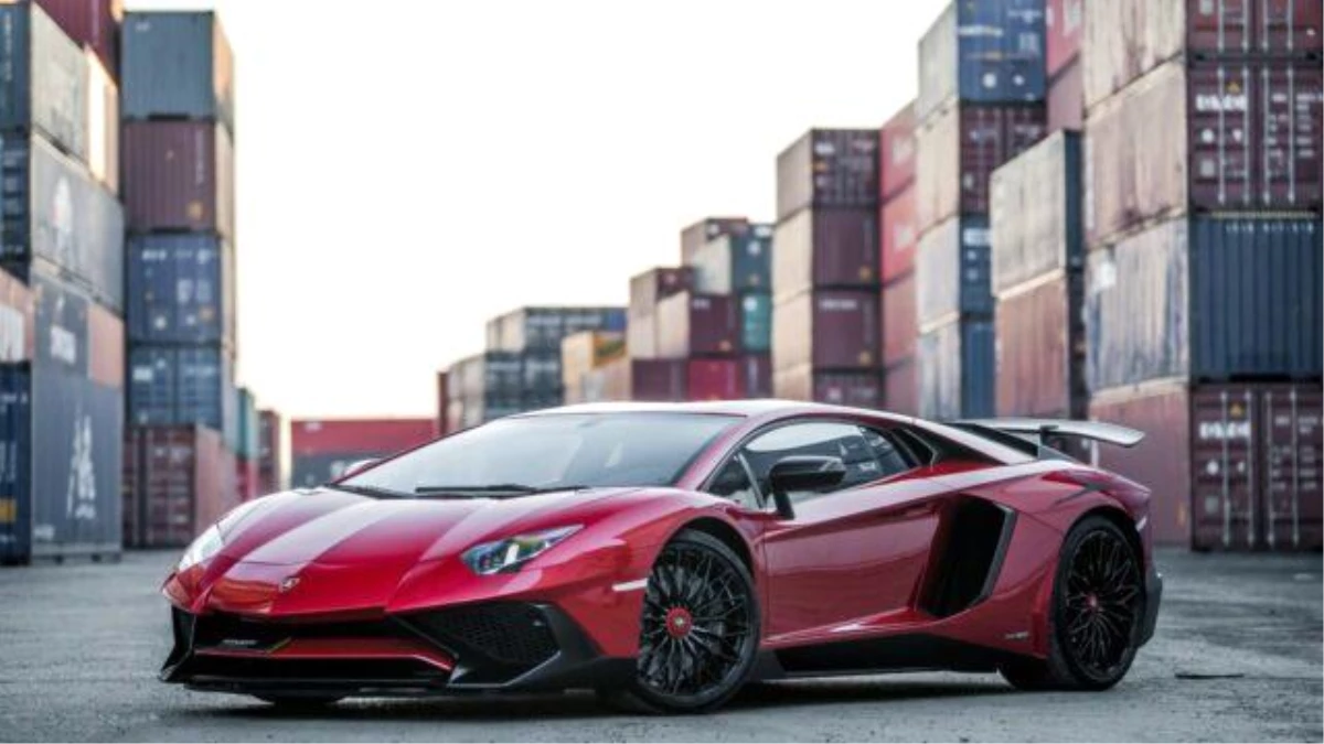 Yeni Lamborghini modeli casus kameralara yakalandı!