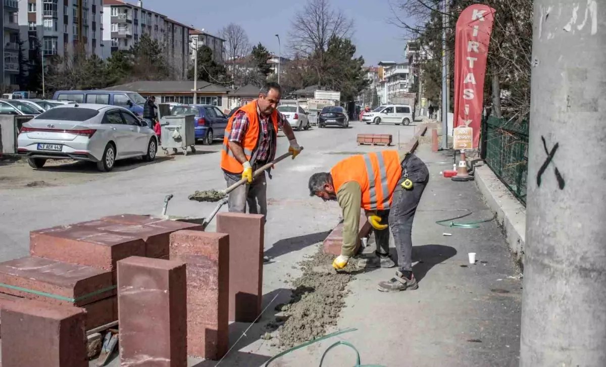 Yıldırım Beyazıt Mahallesi\'nde kaldırım çalışmaları