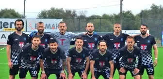 Yunusemre Belediyespor liderliğini devam ettirdi