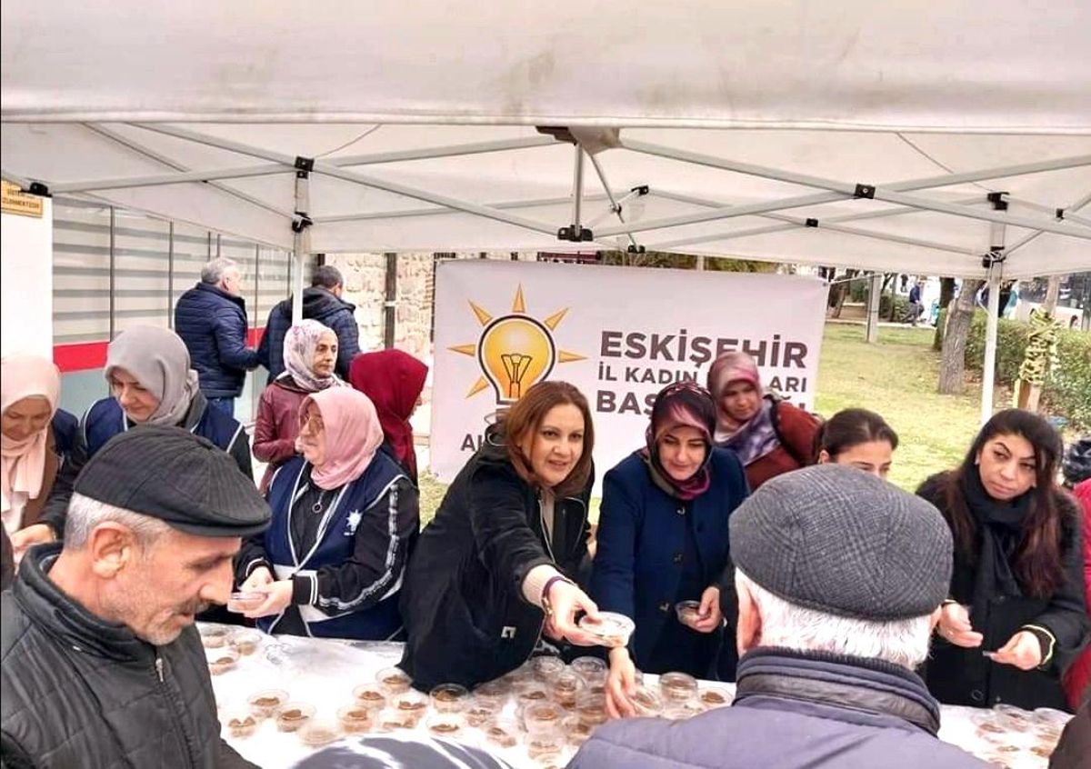 AK Parti İl Kadın Kolları, depremde hayatını kaybedenler için mevlit okuttu
