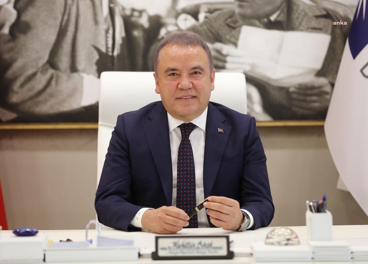 Antalya Büyükşehir Belediye Başkanı Muhittin Böcek\'ten 8 Mart Mesajı