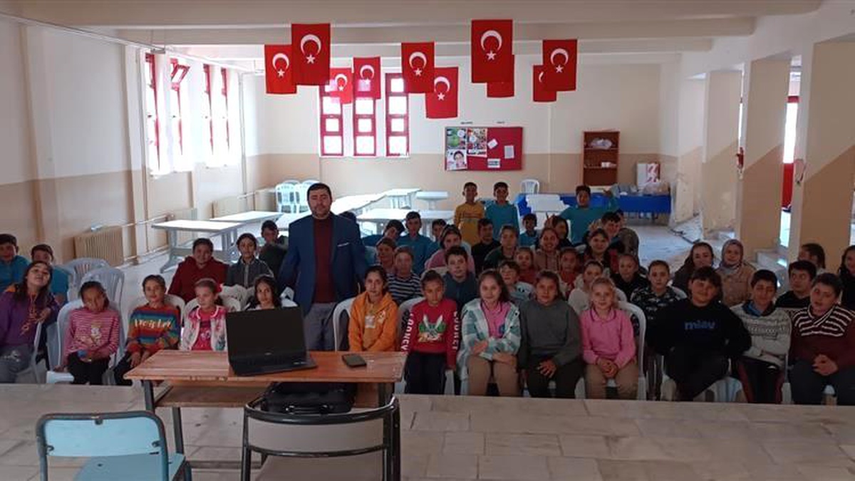 Bozdoğanlı öğrencilere \'değerler ve mahremiyet\' semineri verildi