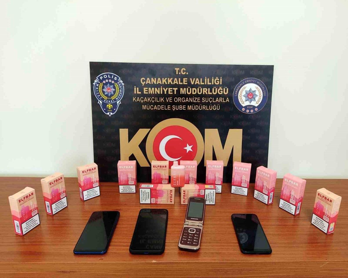 Ezine\'de klonlanmış cep telefonu ile gümrük kaçağı elektronik sigara ele geçirildi